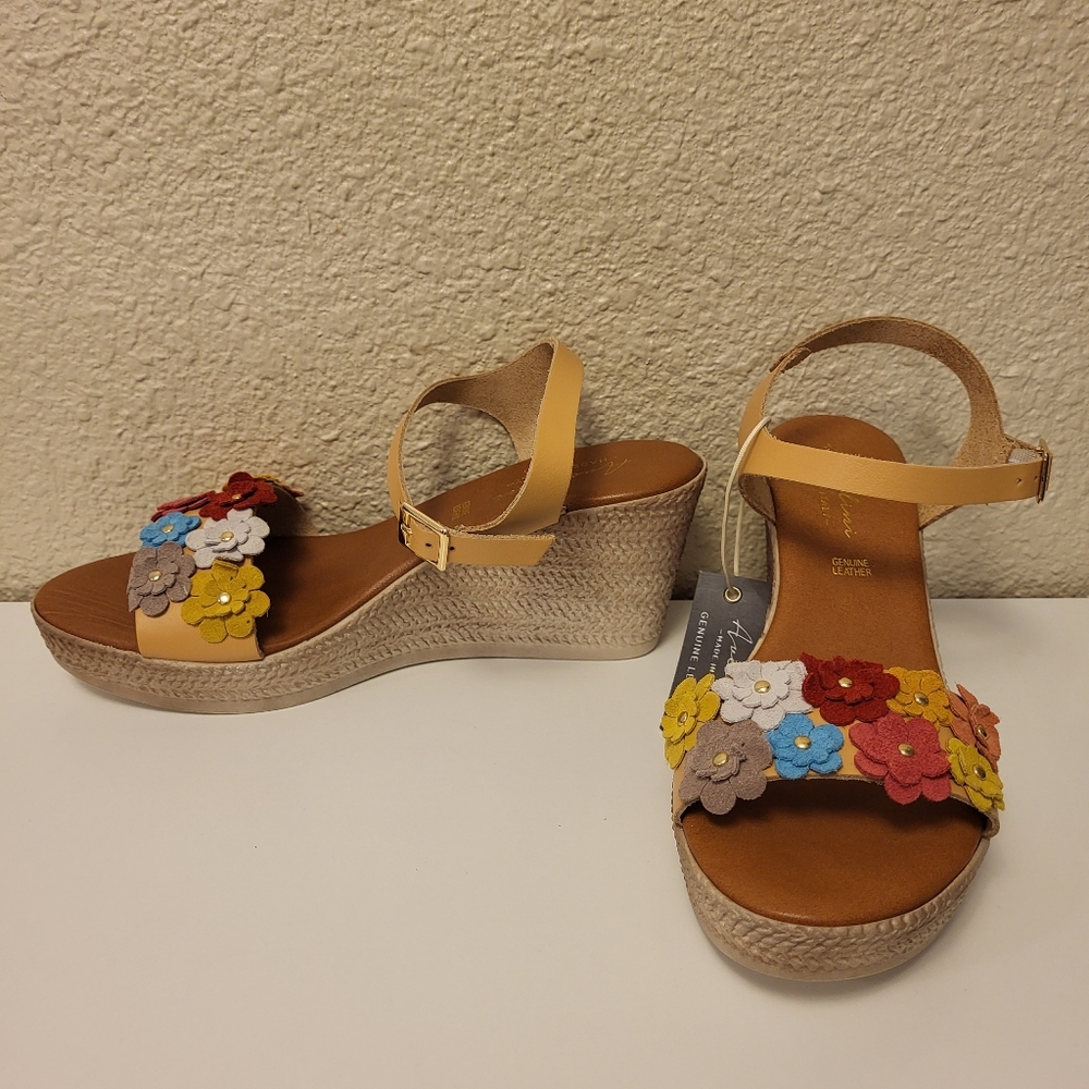 NWT Avellini Genuine Leather Floral Wedge Sandals Size 9 - Picture 3 of 11